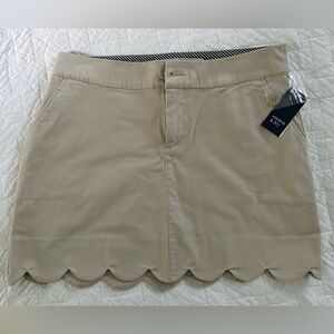 NWT Khaki scalloped edge skort